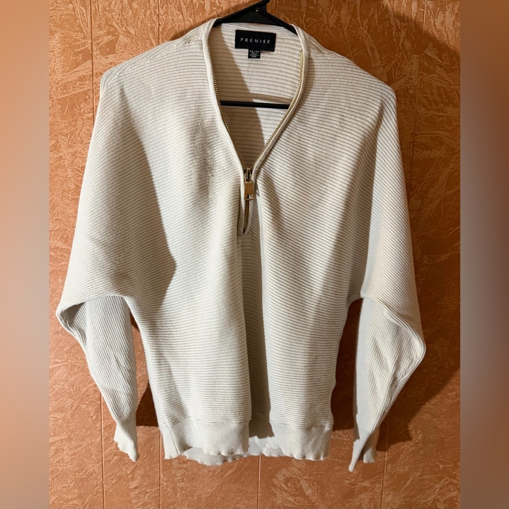Premise Women's Cream Zip-Up Sweater
